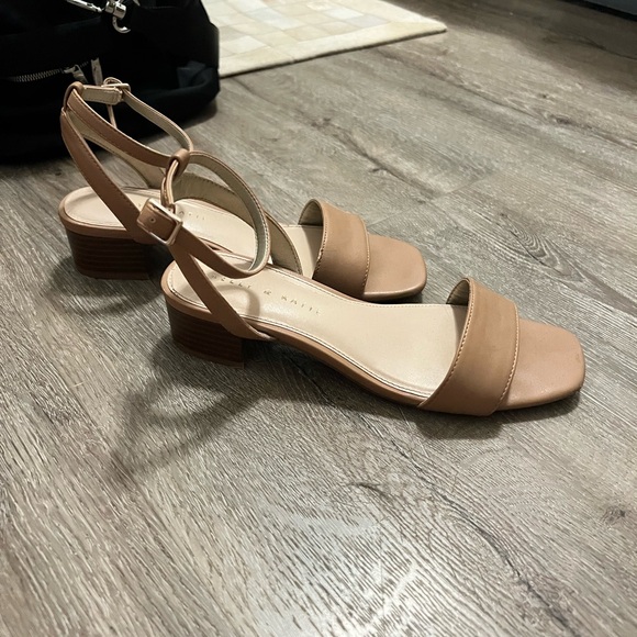 *SOLD* Elegant Tan Sandals - Picture 2 of 3